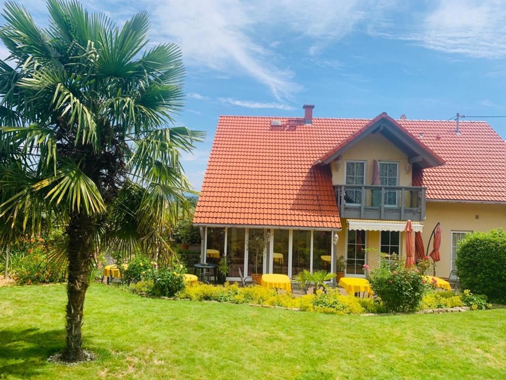 Gaestehaus Helbighof Neustadt an der Weinstraße Екстериор снимка