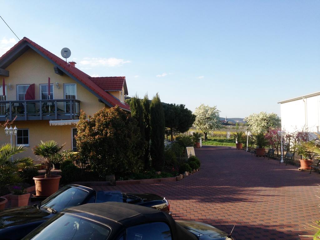 Gaestehaus Helbighof Neustadt an der Weinstraße Екстериор снимка